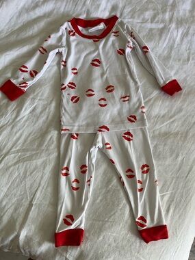 Lake kids Red Kiss Print Pajama Set
